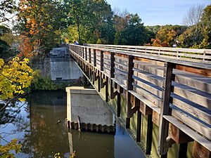 View along SNETT Blackstone River bridge (1), October 2020