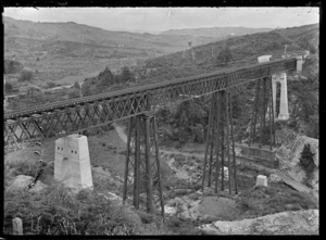Waiteti Viaduct, Te Kuiti, in 1917. ATLIB 284366