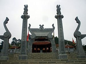 Đền thờ Lạc Long Quân