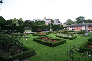 Ayscoughfee Hall Gardens - geograph.org.uk - 990078
