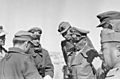 Bundesarchiv Bild 183-1982-0927-503, Bei El Agheila, Rommel bei italienischer Division