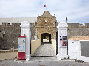 Castillo de Santa Catalina, Cádiz.jpg