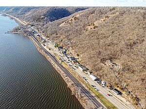 Between the Driftless Area bluffs and the Upper Mississippi