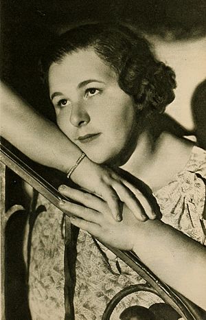 Kate Smith - Radio Mirror, June 1934 01
