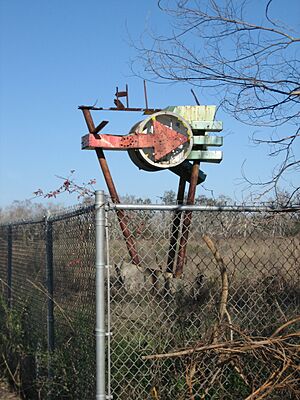 LincolnBeachArrowSign1