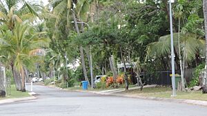 Looking south along the esplanade, Machans Beach, 2018 01