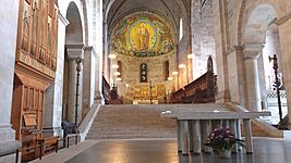 Lunds Domkyrka vy mot Altare och Mosaik Lund Cathedral view towards Altar and Mosaic