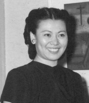 Miné Okubo paused to have this picture taken (G-828) (cropped)