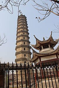 Ming Dynasty Wenfeng Pagoda, Xuchang 03.jpg
