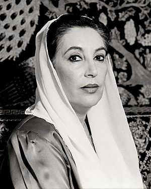 Oliver Mark - Benazir Bhutto, Dubai 2006 (cropped).jpg
