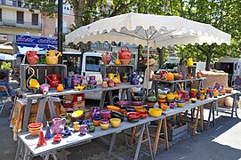 Poterie provençale au marché de Digne