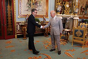 Prime Minister Andy Burnham arrives at 10 Downing Street (55406664556)