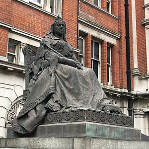 Queen Victoria in Croydon (cropped)