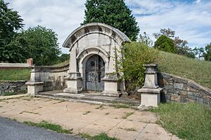 Receiving vault - askew - Glenwood Cemetery - 2014-09-14