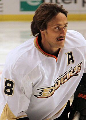 Teemu Selanne on the ice November 2010