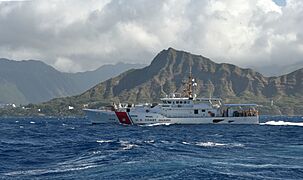 USCGC William Hart transits Diamond Head, 2019-08-17 - 190817-G-US251-218