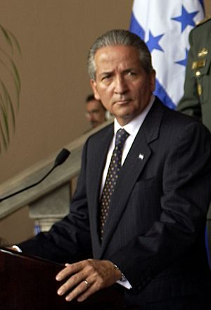 US Navy 030820-F-2828D-168 Honduran President Ricardo Maduro 2003-08-20.jpg