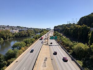 2022-10-09 11 54 58 View east along Interstate 76 (Schuylkill Expressway) from the overpass for Manayunk Bridge Trail in Lower Merion Township, Montgomery County, Pennsylvania