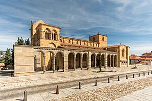 Basilica de San Vicente, Avila-HDR.jpg