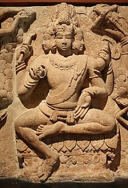 Brahma, dal soffitto del tempio di huchchappaiyya gudi, aihole (balgakot), karnataka, VII secolo (cropped).jpg