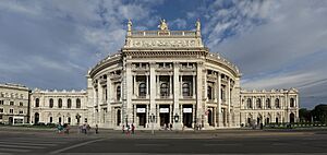 Burgtheater Weitwinkel