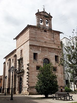 Capilla de los Dolores anexa al Palacio de Miranda-Valdecarzana, Grado, Asturias.jpg