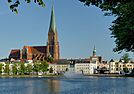 Der Schweriner Dom St. Marien und St. Johannis. Sommer.JPG