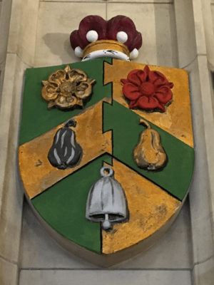 Escutcheon of Lord Wolfson in the Wills Memorial Building.png
