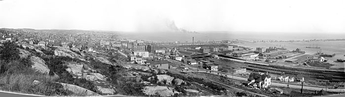 General view from bluffs, Duluth, Minn. c1898