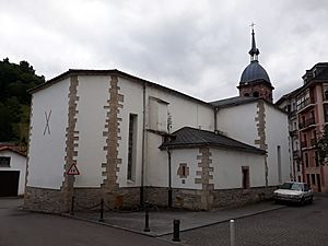 Iglesia de San Andrés, Pola de Allande 05.jpg