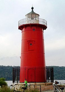 Jeffrey's Hook Lighthouse 10