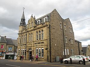 Old Town Hall, Wombwell - geograph.org.uk - 3691103