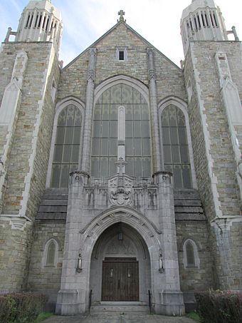 Sacred Heart Church, Southbridge MA.jpg