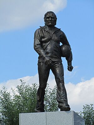 Statue of Kazimierz Górski