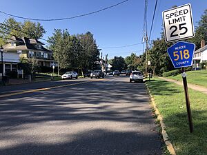 2023-09-19 09 15 58 View west along Mercer County Route 518 (Broad Street) at Greenwood Avenue in Hopewell, Mercer County, New Jersey