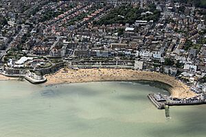 Broadstairs aerial image (43480169685).jpg