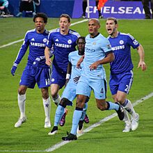 Chelsea 1 Man City 1 (16228228237)