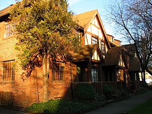 Clovelly Garden Apartments - Portland Oregon