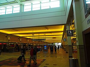 Dane County Regional Airport Terminal - panoramio