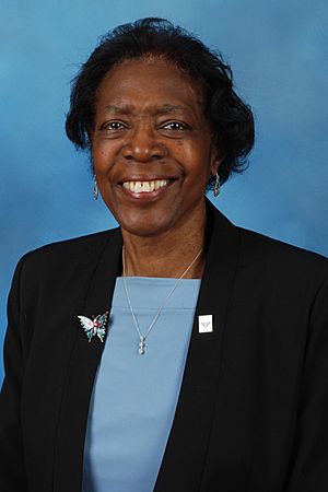 Dorothy J. Phillips Portrait Simple 20191011.jpg