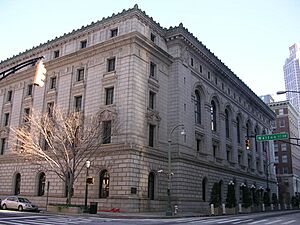 Elbert-P-Tuttle-US-Courthouse-01