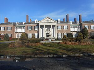 John & Ruth Pratt Mansion; Close-up Shot