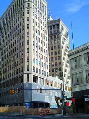 LafayetteBldgDetroitdemobegins