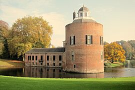 Lovely lighting at the marvellous old (almost 700 years) tower of castle Rozendaal - panoramio