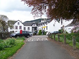 Moulin Hotel - geograph.org.uk - 829155