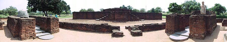 Panaromic view of the buddha statue and other monuments
