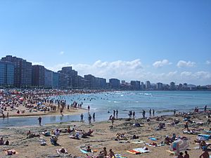 Playa san lorenzo desembocadura piles