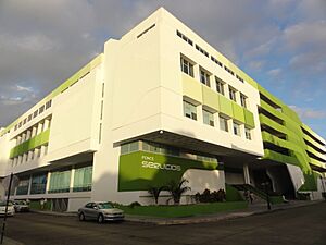 Ponce Servicios, en Ponce, Puerto Rico, mirando hacia el noroeste (07213)