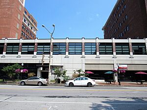 Putnam-Parker Block Center Building