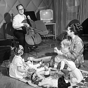 RIAN archive 70350 Opera singer Galina Vishnevskaya and cellist Mstislav Rostropovich with their daughters at home